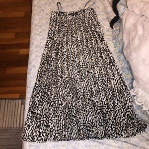 Nasty gal high-waisted midi pleated skirt 💖 NWOT